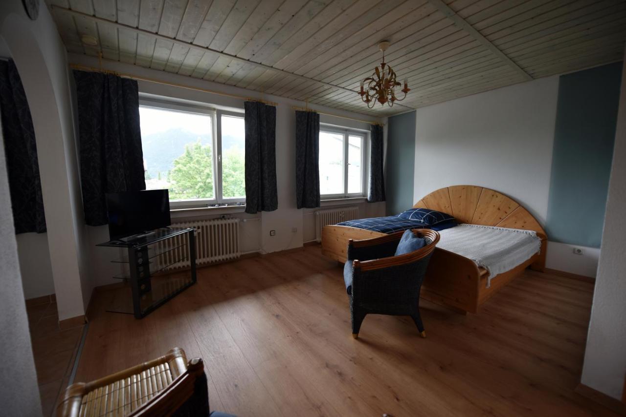 Ferienwohnung Osterfeld ガルミッシュ・パルテンキルヒェン エクステリア 写真
